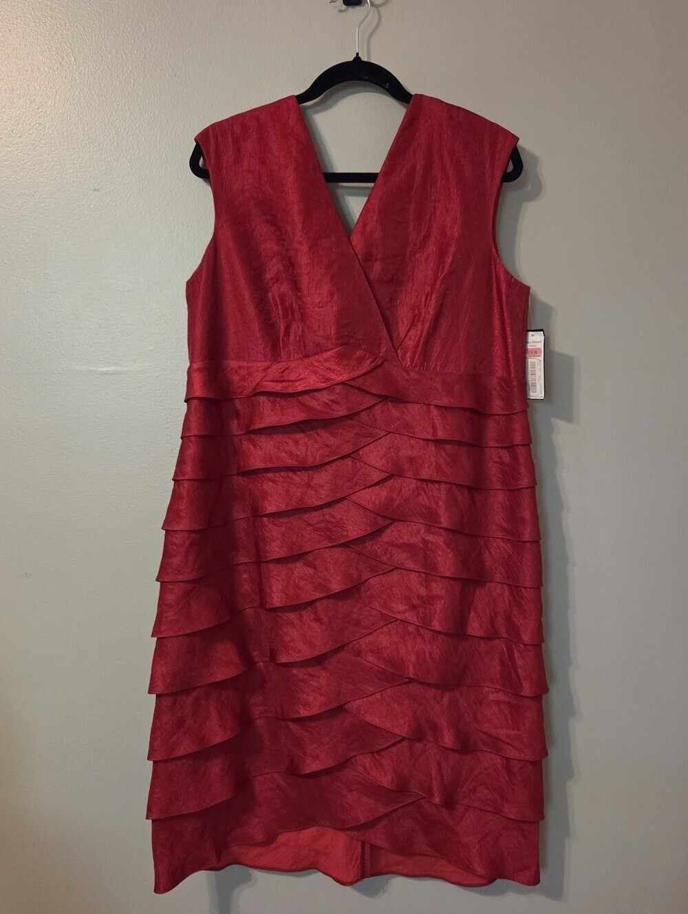 Jessica Howard Plus Size Red Layered Tiered Pleated Sheath Cocktail Dress Sz 16W